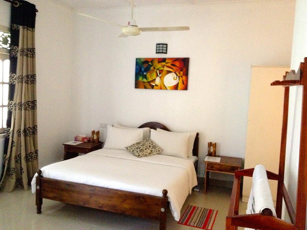 Hotel Fire Dragon Hideaway Negombo Pokoj fotografie